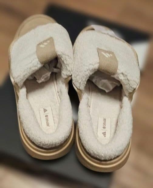 大人気★adidas★アディダス★23㎝★ボア付き★サンダル★ブラウン