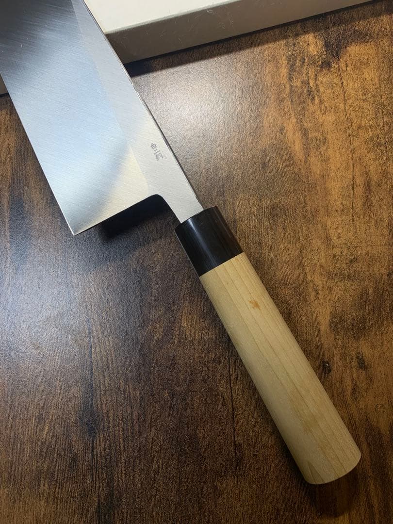 【堺打刃物】　大出刃　白ニ鋼　包丁　9寸　水牛角柄