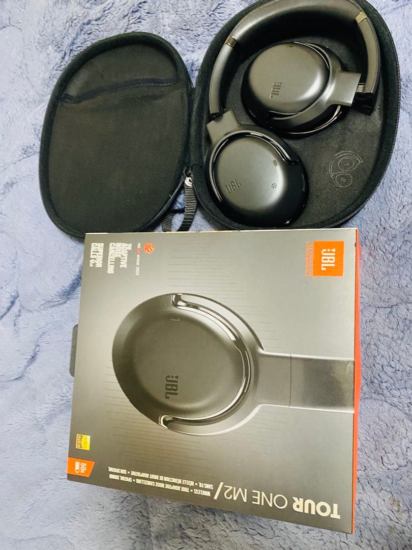 ヘッドホン jbl tour one m2
