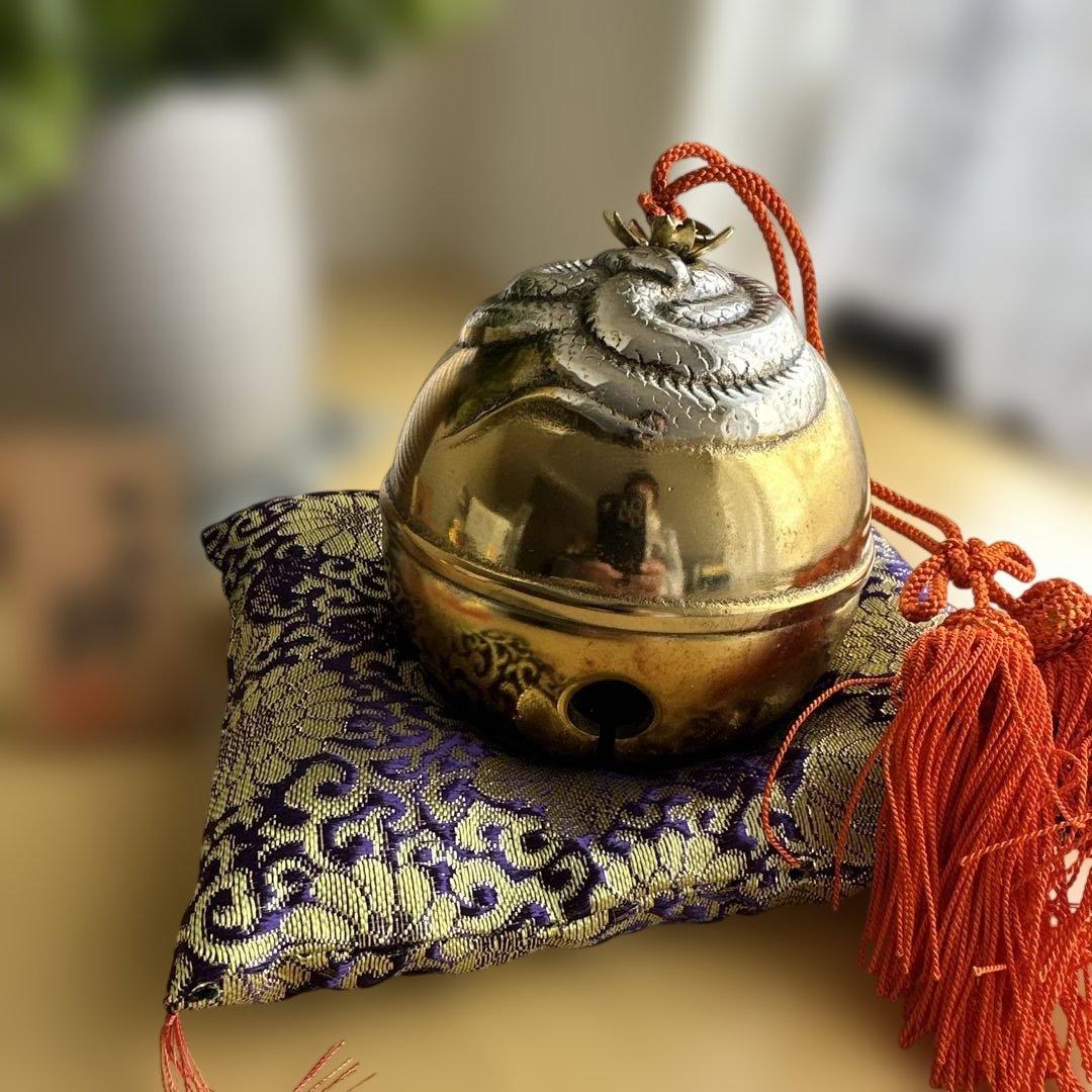 ドラゴンモチーフの鈴